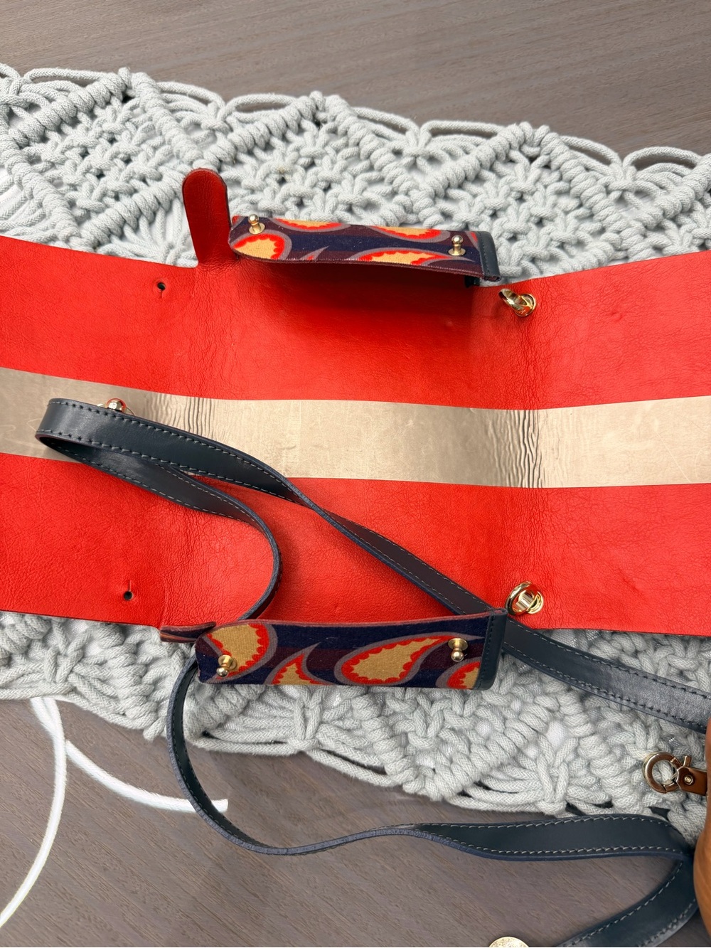 Reversible Women’s Red Patterned Crossbody Bag - Picture 3 of 9